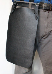 Protezione coscia in pelle per cintura dei pantaloni